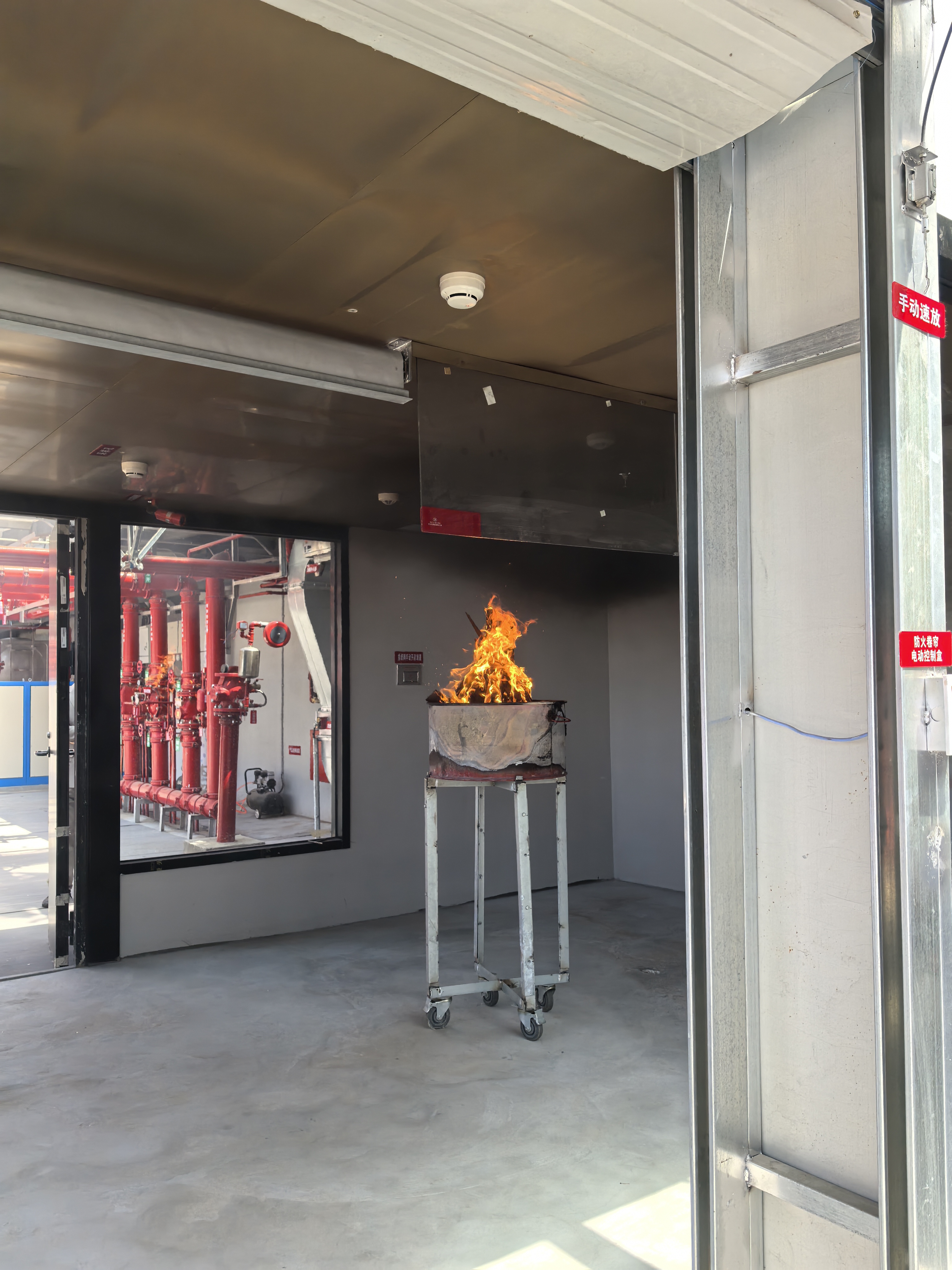 喷水灭火系统实景灭火
